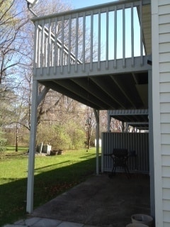 Building Photo - Nice End Unit town home in a small neighbo...