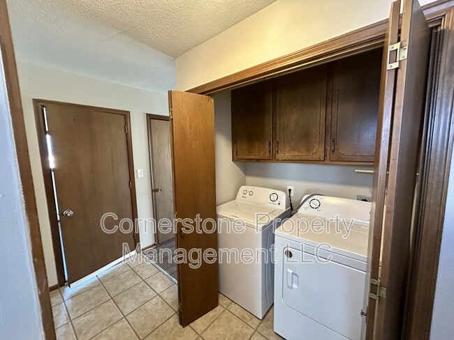 Building Photo - 1024 Jana Dr