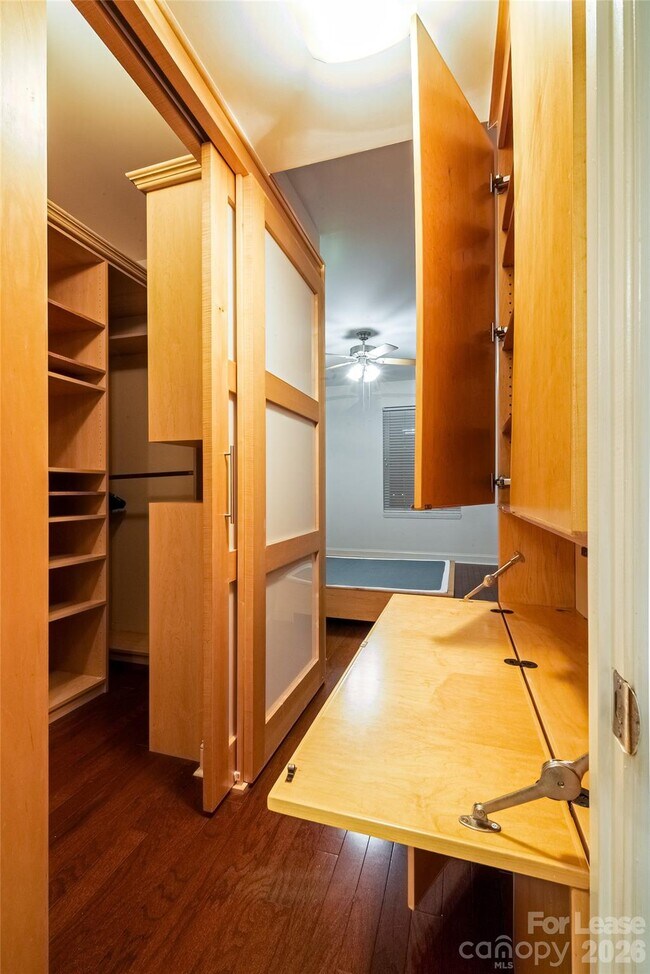 Building Photo - 300 W 5th St