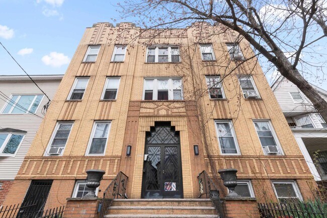 Building Photo - 292 Harrison Ave