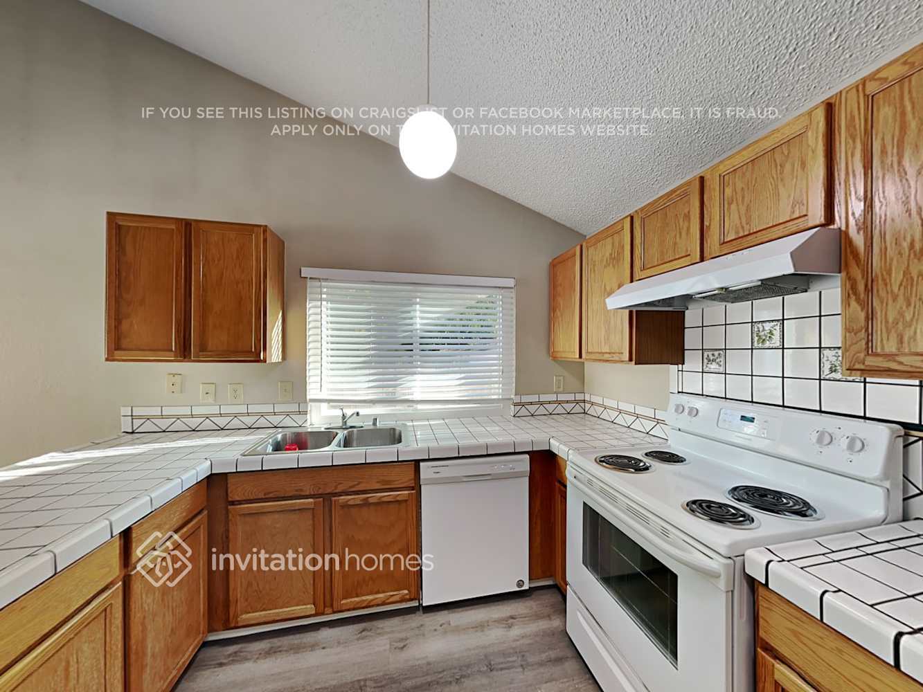 Building Photo - 301 Old River Dr