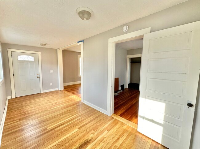 Building Photo - 1216 Garfield Ave