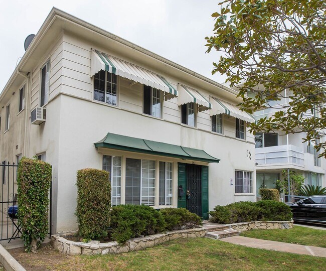 Building Photo - 244 S Doheny Dr