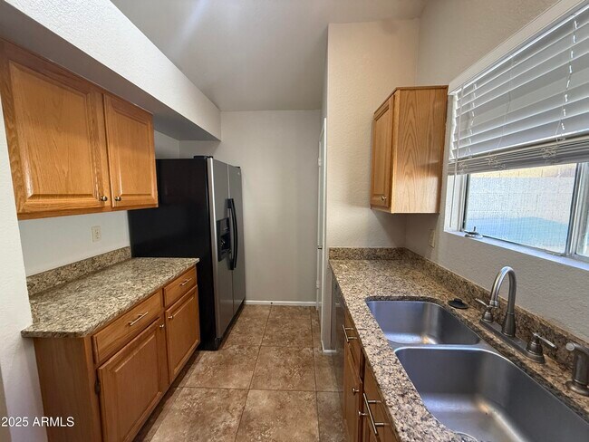 Building Photo - 422 E Wescott Dr