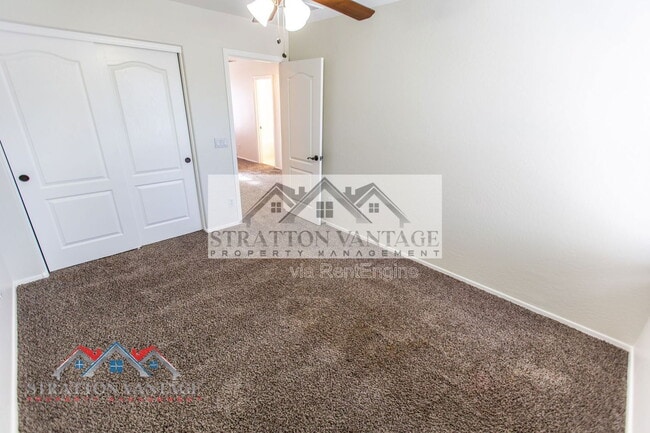 Building Photo - 1247 S Emmett Dr