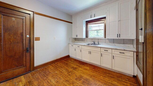 Building Photo - 4003 Behrwald Ave