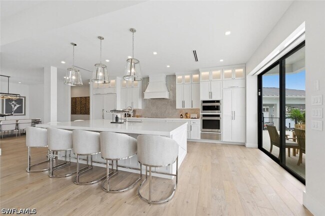 Building Photo - 200 Bahia Point