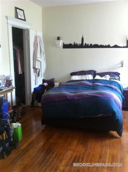 Building Photo - 22 Euston St