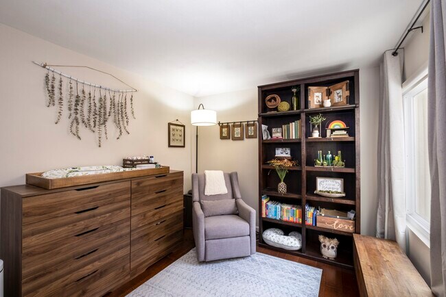 Building Photo - 4971 Hemlock