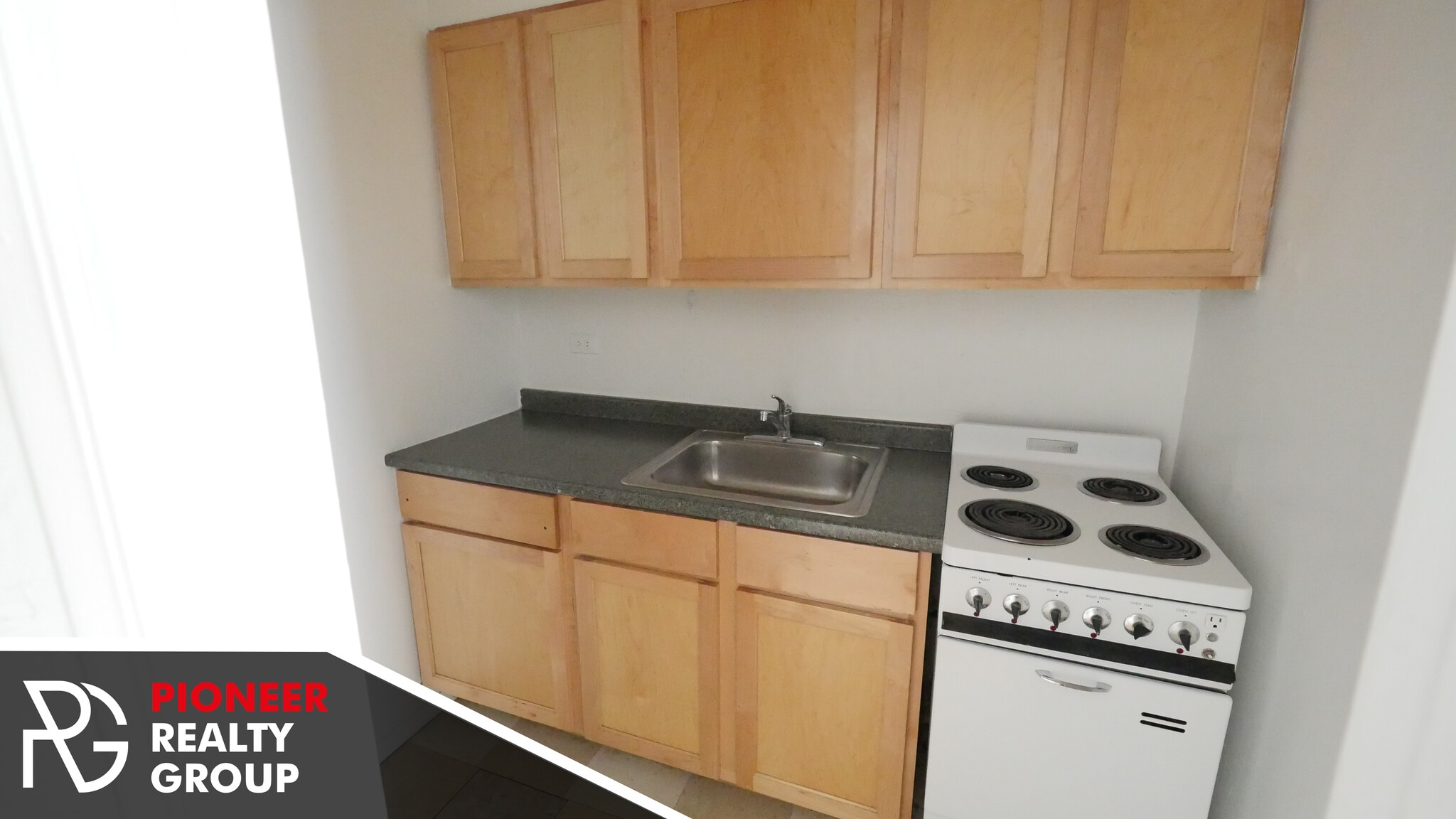 Building Photo - 556 W Arlington Pl