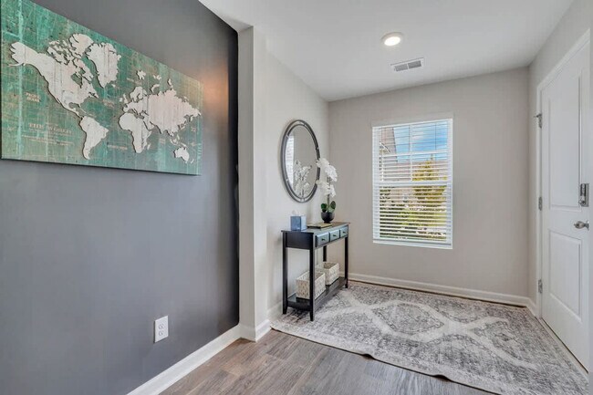 Building Photo - 321 Dogwood Cir