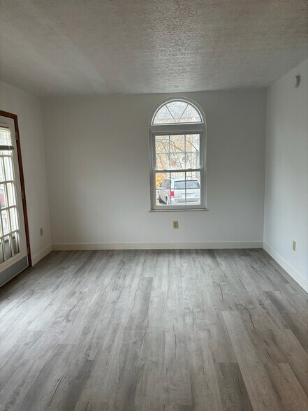 Building Photo - 6318 Bannister Dr