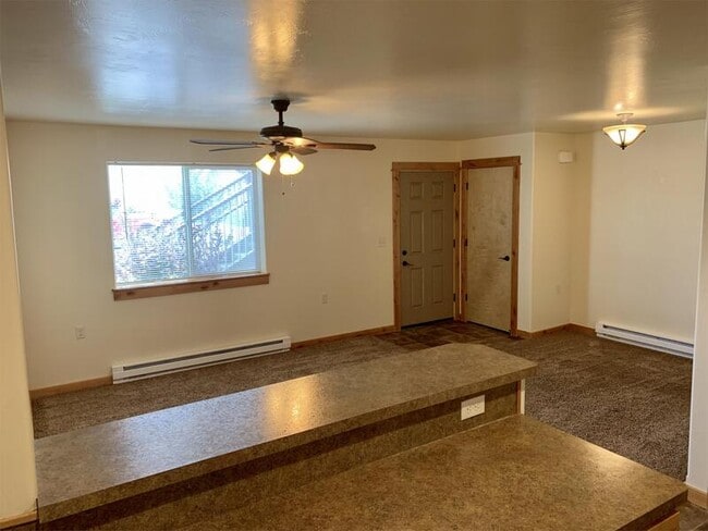 Building Photo - 3726 Travertine Way