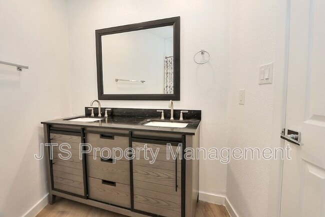 Building Photo - 10524 Croetto Way