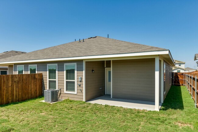 Building Photo - GORGEOUS 3 BEDROOM DUPLEX LOCATED IN MIDLO...