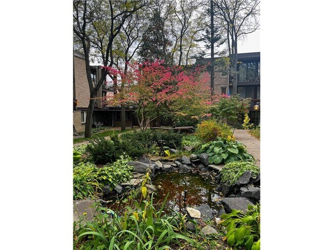 Building Photo - Charming 1 Bedroom Condo in the Heart of S...