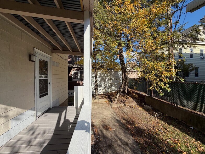 Building Photo - 41 Michigan Ave