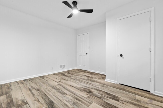 Building Photo - 317 Ross Ave