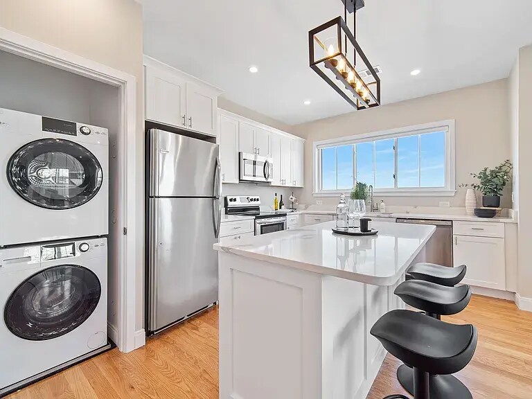 Building Photo - 4 Hecla St