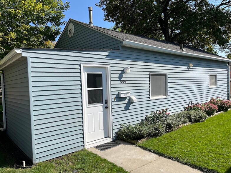 Front view - 115 5th Ave W