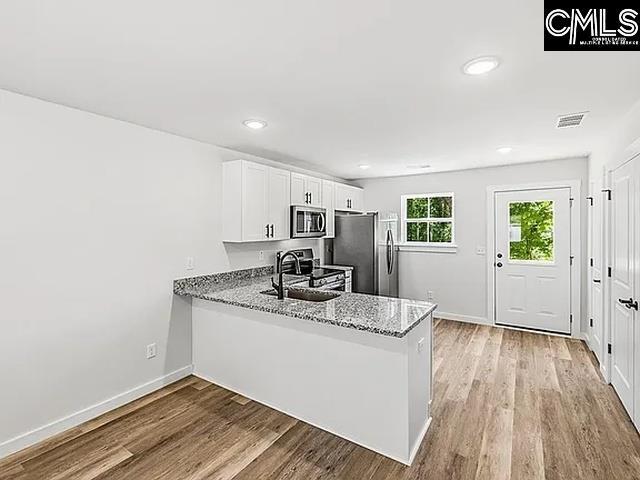 Building Photo - 255 Vanderbilt Rd