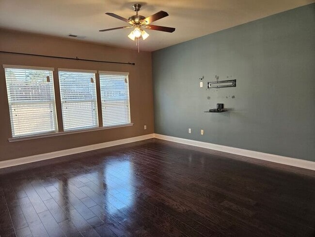 Building Photo - Beautiful Wellesley Home with a Corner Lot