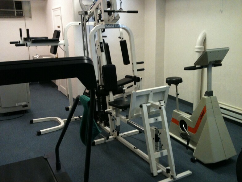 Building Photo - 1010 25th St NW