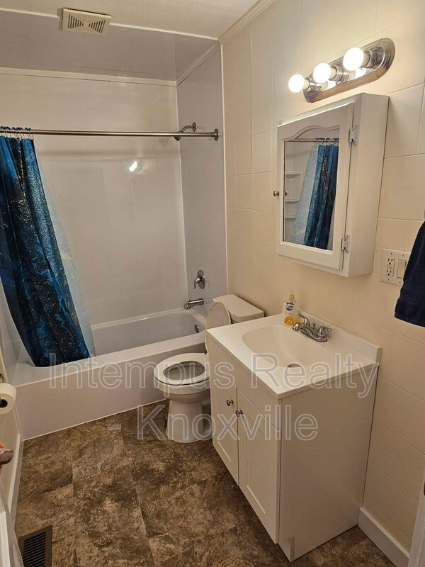 Building Photo - 323 Chickamauga Ave