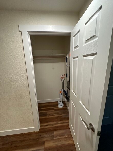 Building Photo - 821 Kaiser Rd NW