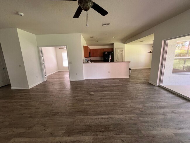 Building Photo - 4146 SW 47th Ct