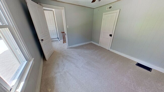 Building Photo - Duplex
