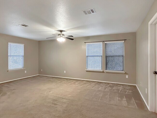 Building Photo - Spacious 5-Bedroom Retreat with Oversized Primary Suite in Converse