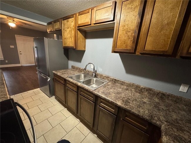 Building Photo - 1105 Adams St