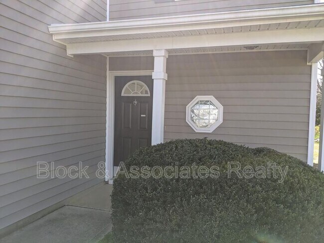 Building Photo - 120 Willow Ridge Dr