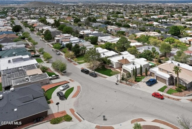 Building Photo - 6909 Desert Canyon Dr