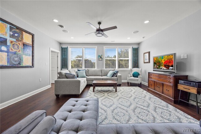 Building Photo - 5445 E Creek Rd