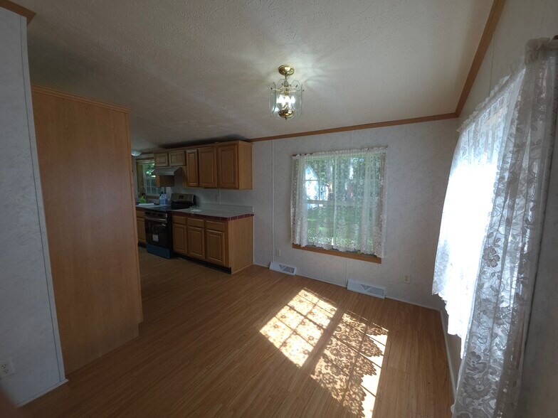 Building Photo - 27318 Dogwood Ln
