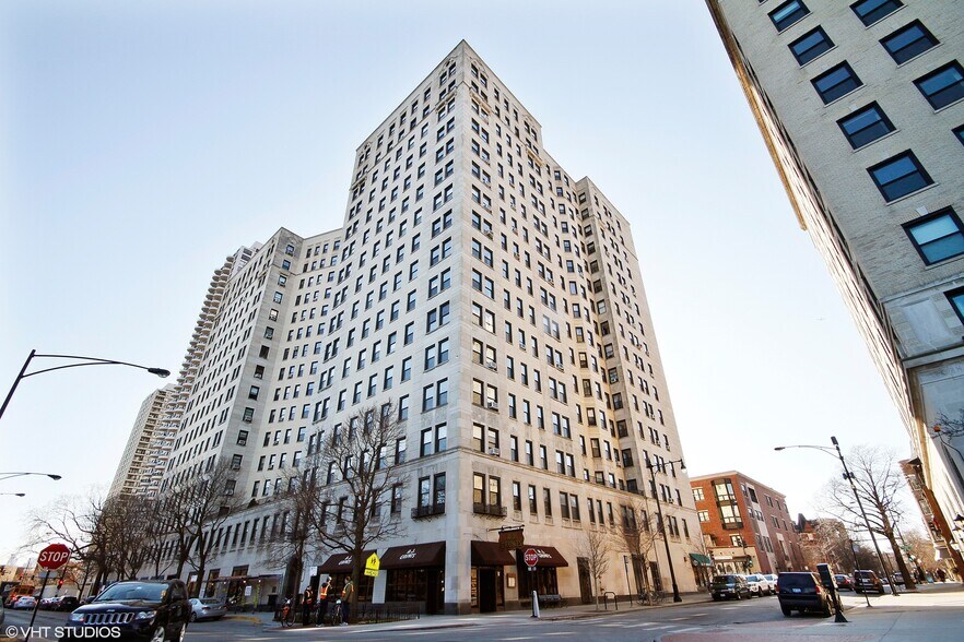 Building Photo - 2000 N Lincoln Park W