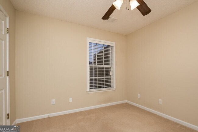 Building Photo - 4425 Ridgefair Dr