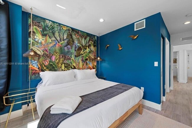 Building Photo - 5127 NW 5th Ave