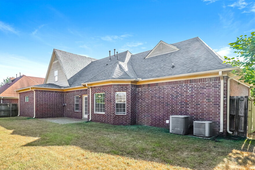 Building Photo - 9064 Kyle Duran Ln