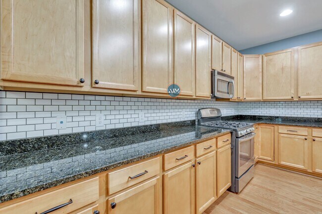 Building Photo - Beautiful Home In The Heart of Bluffton - ...