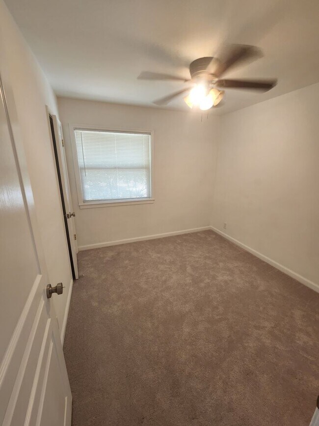 Building Photo - Rancho Cordova Gem