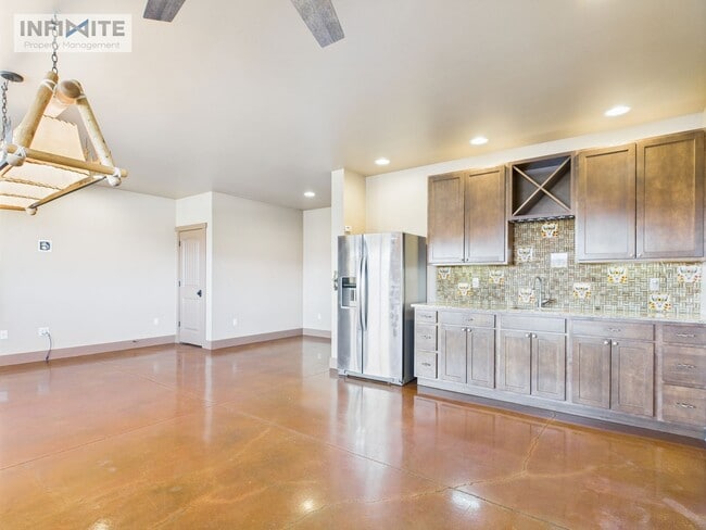 Building Photo - Montana Dream Turned Reality – One-of-a-Ki...