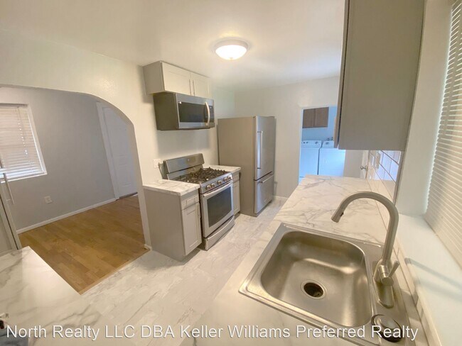 Building Photo - 2 br, 1 bath House - 3160 Kendall Street, ...