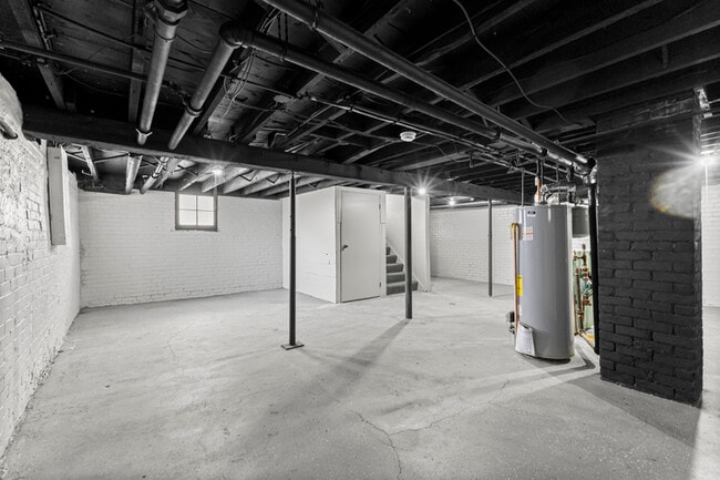 Building Photo - 3142 Van Alstyne St