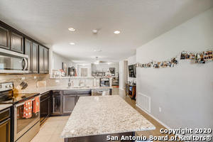 Building Photo - 10715 Noble Canyon