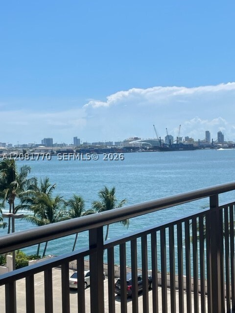 Building Photo - 540 Brickell Key Dr
