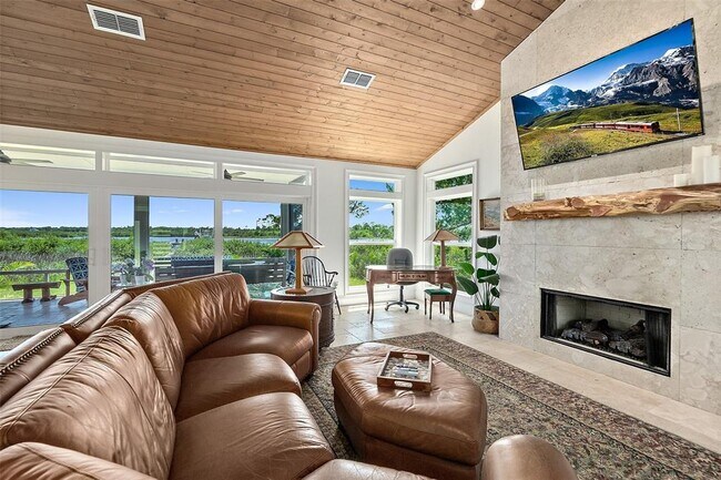 Building Photo - 644 Riverview Rd