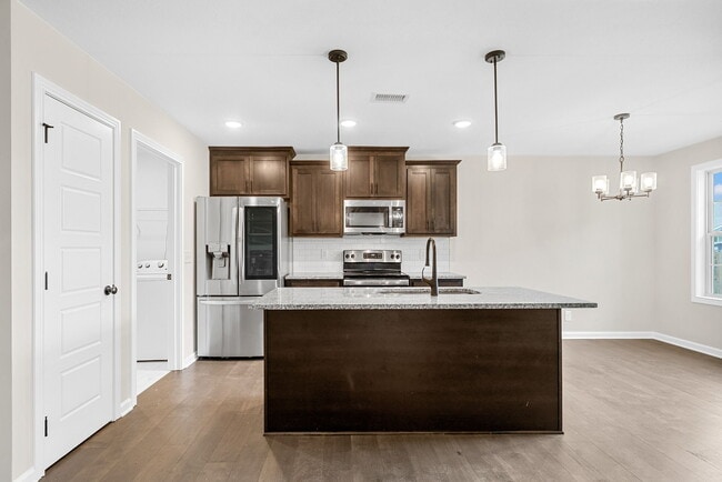 Building Photo - 710 Gleason Dr